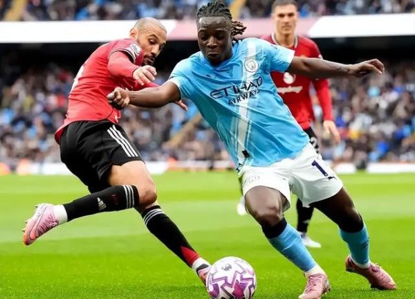 33年最差，阿莫林拒却改造激发更衣室内耗，曼联熟识的脚本又来了