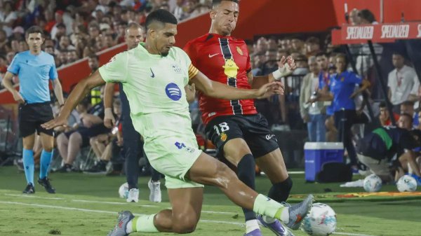 西媒：巴萨制定防空研究，弗里克将让阿劳霍拼凑沃尔特马德