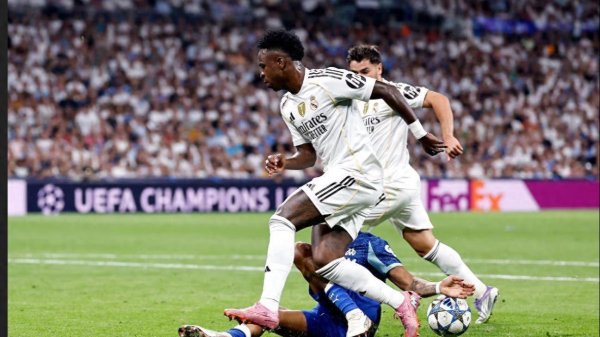 “谁发扬好谁上！”阿隆索引爆皇马更衣室：巨星被推到替补席