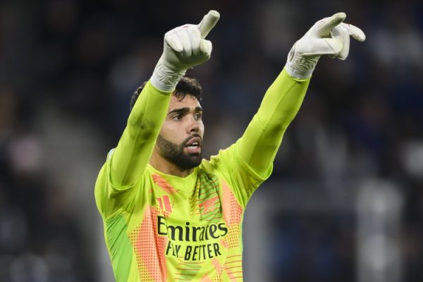 邮报盛赞拉亚：已成长为天下最好门将之一，扑救和眼下本领均出色