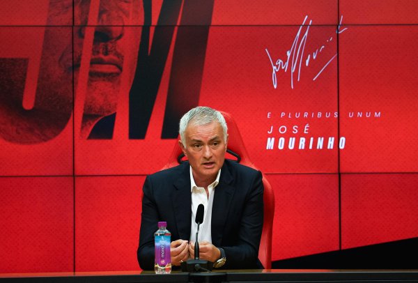 穆里尼奥：当年五年我两进欧战决赛，却被认为是负面阶段