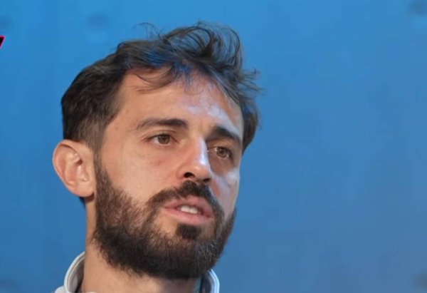 B席谈靠近德布劳内：这是功德，球迷会唱他的歌而不是咱们的歌