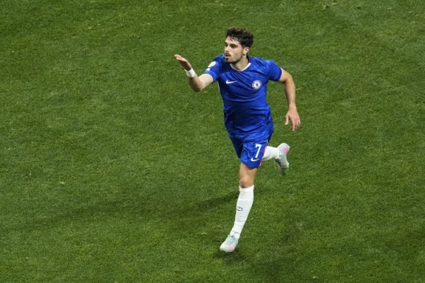 内托糊口第二次在单场英超传射立功，亦然初次在客场作念到