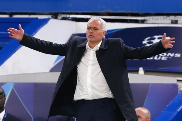 0-3不敌纽卡！多家葡媒聚焦穆里尼奥：用东说念主欠安，“砌的墙倒了”