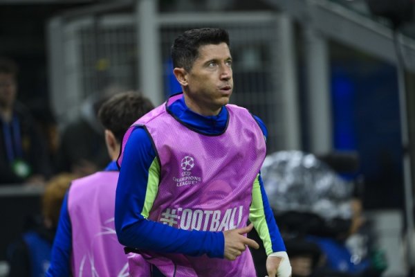 记者：巴萨周三收复本质，莱万和霍安-加西亚王人渴望战埃尔切复出