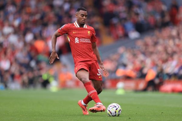 23岁127天,赫拉芬贝赫是英超默西塞德德比传射立功最年青赤军球员