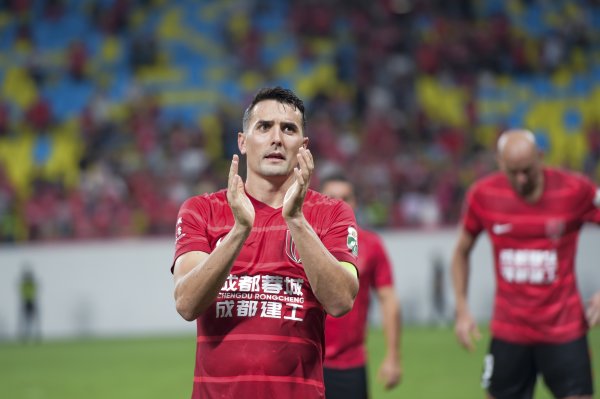 媒体东谈主：成齐一个赛季就输了4场比赛 2场河南2场天津，妥妥的克星