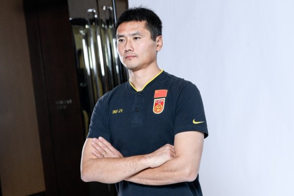 记者谈邵佳一合手教国足：一次斗胆尝试，足球不是急功近利的事