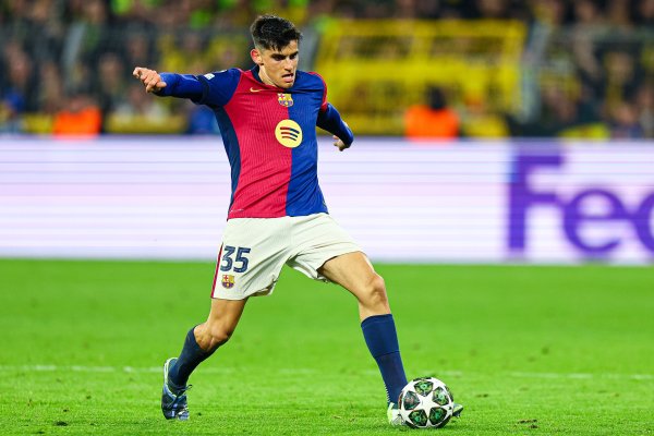 世体：巴萨中卫位置东谈主手虚浮，马丁被视为可能的中卫替补