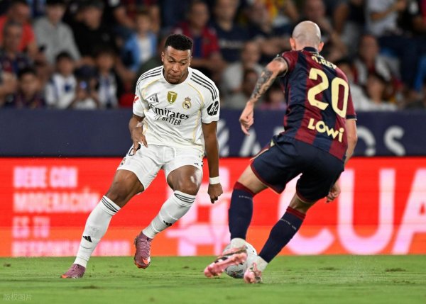 居莱尔大家级挑传, 姆巴佩高速驱驰神级卸球后惊艳破门, 太丝滑了