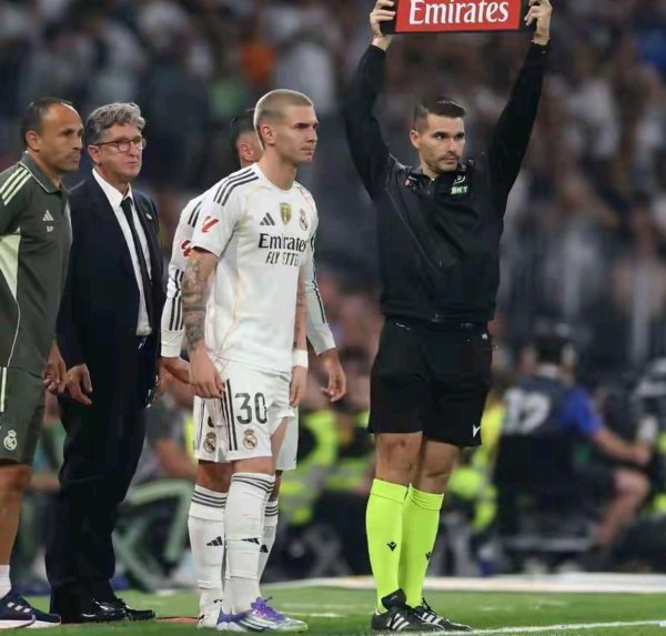 伯纳乌的过去之星认真登程