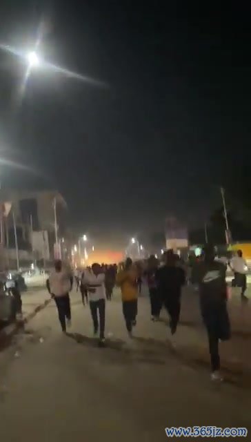 今个真欢笑！民主刚果球迷街头浪漫庆祝国度队晋级洲际附加赛