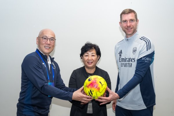 马德兴谈中英相似会：小球员齐不相识默特萨克 青训中枢仍是竞赛