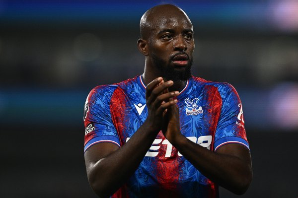 天外体育：水晶宫与马特塔进行续约研究，两边尚未已毕合同