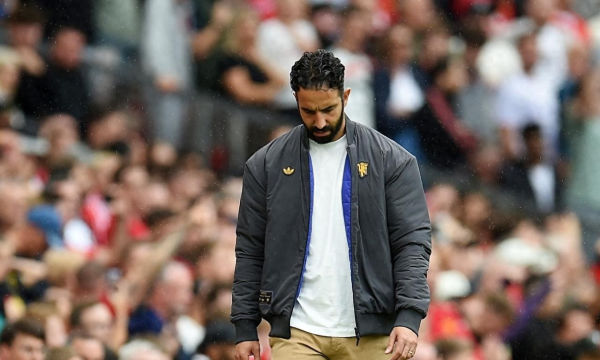 基恩预言曼联本赛季不息千里沦, 名宿炮轰与数据真违抗后的主帅危险