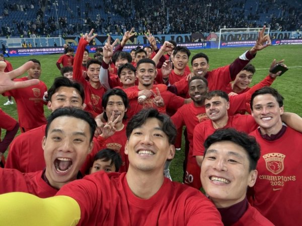 蒯纪闻：劳动生活第一个冠军，感谢谈路上每一个东谈主