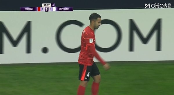 换上又被换下！德尔增加本场错失反击良机，换下时热枕稍显低垂