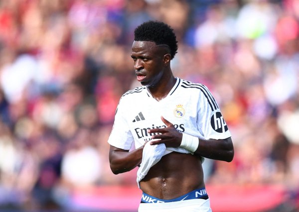 记者：经纪团队同意为维尼修斯争取无数薪资，但无欧洲球队愿自满