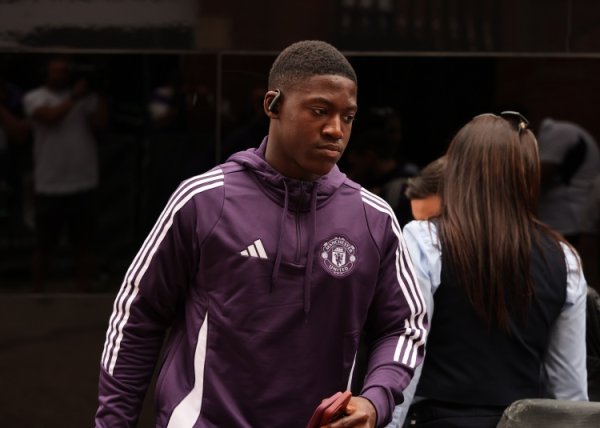 巴特：曼联在糟践梅努的天禀 若他在水晶宫踢球曼联会花大钱买他